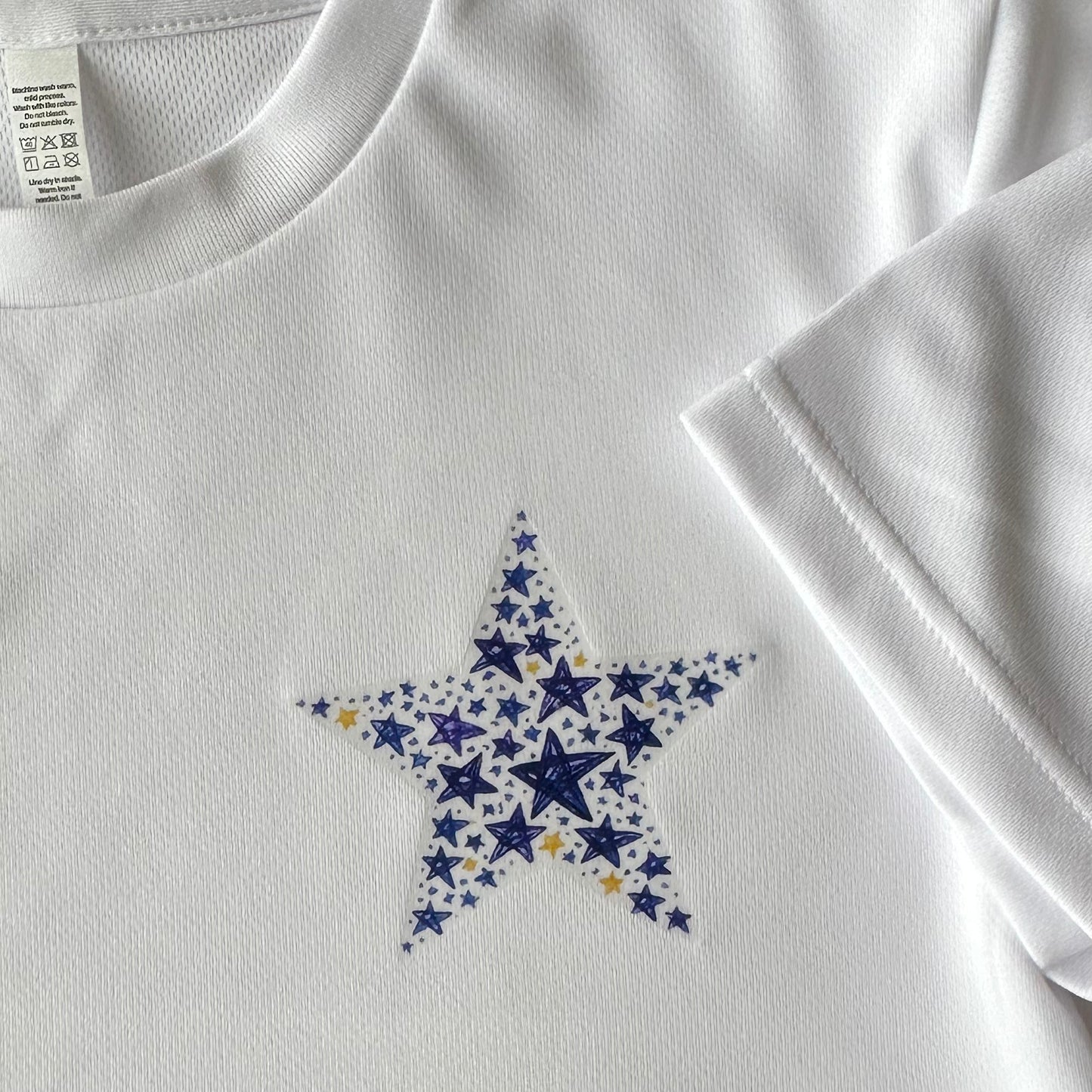 Kids Dry T-Shirt – Hand-Drawn Star by Layla | Quick-Dry | White & Beige
